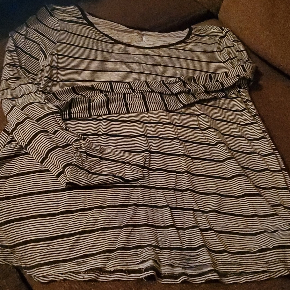 Flowy Stripes